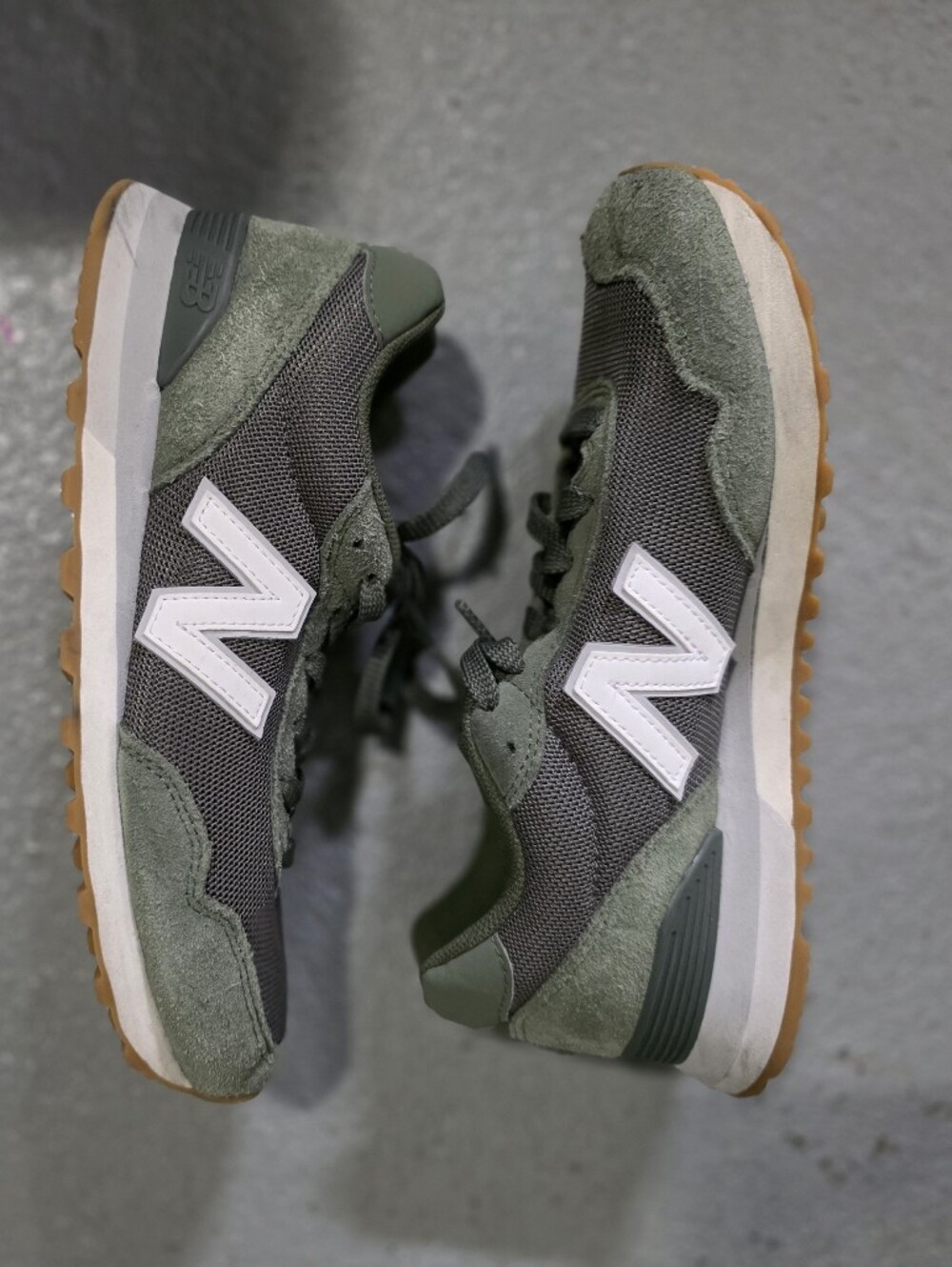 New Balance 515 Deep Olive Green Gum Sole Sneakers Men 6.5 Women 8
